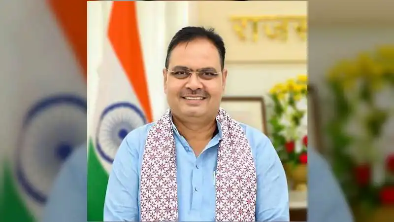 नागौर दौरे पर खेत में उतरे CM भजनलाल शर्मा, महिलाओं संग की मूंग की निराई... चौपाल में सुनी ग्रामीणों की समस्याएं