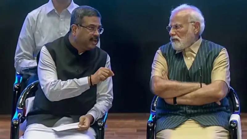 संसद मार्ग से आई एक सीक्रेट रिपोर्ट... और बदल गया मोदी सरकार का सबसे बड़ा फैसला!