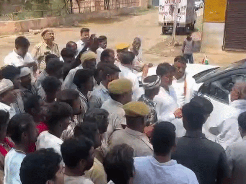 मंत्री मदन दिलावर के खिलाफ लगे मुर्दाबाद के नारे, पीड़ित परिवार को सहायता नहीं मिलने पर ग्रामीणों का विरोध