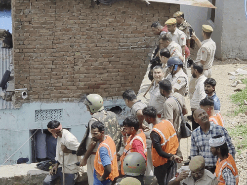 अजमेर में नाबालिग बेचने वाली आरोपी महिलाओं के अवैध मकान ध्वस्त: 100 से ज्यादा पुलिस तैनात