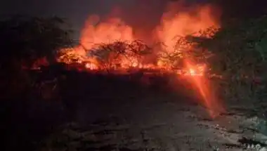 बालोतरा में आधी रात 3 झोपड़ियों में लगी आग, पेट्रोल छिड़ककर जलाने का शक... पुलिस जांच में जुटी