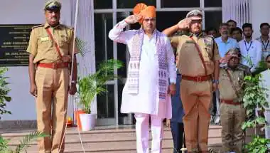 बीकानेर में गूंजा 'वंदे मातरम्': CM भजनलाल ने ली परेड की सलामी, जयपुर में कायम रही बड़ी चौपड़ की ऐतिहासिक परंपरा