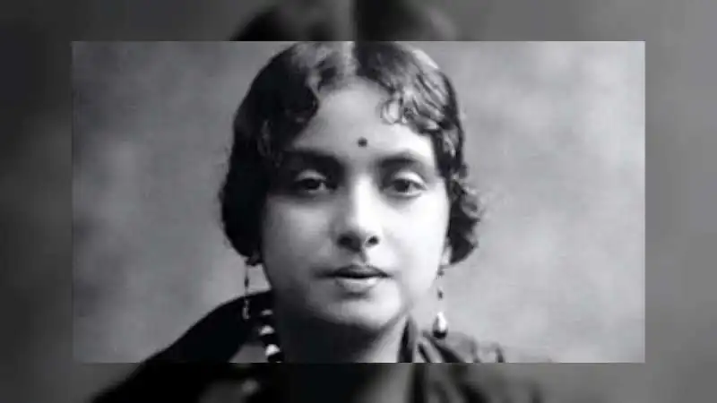 स्वतंत्रता दिवस विशेष: पति को लगी गोली तो साड़ी से बांधी पट्टी और तिरंगा लेकर आगे बढ़ गईं तारा रानी श्रीवास्तव