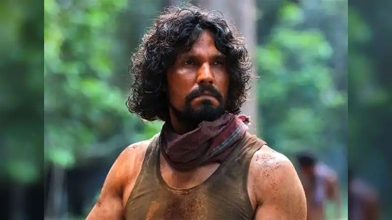 काठमांडू जेल के अंदर असली 'बिकिनी किलर' से मिलने पहुंचा था यह एक्टर, 7 फीट की दूरी पर खड़े होकर हुई थी वो रोंगटे खड़े करने वाली बात!