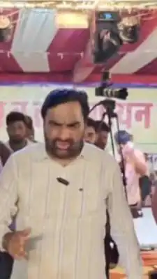 चूरू की जनसभा में ऐसा क्या हुआ कि बीच कार्यक्रम से लौट गए हनुमान बेनीवाल?