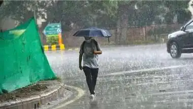 भयंकर बारिश का 'रेड अलर्ट' जारी, खौफ के चलते रातों-रात बंद करने पड़े स्कूल
