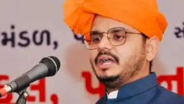 NSUI की करारी हार पर ये कैसा मजाक? सीधे दफ्तर पहुंचे लड्डू, पार्सल भेजने वाले ने लिख दी ऐसी बात...