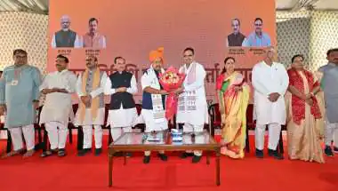 CM हाउस में बड़ी बैठक, खराब प्रदर्शन वाले नेताओं को 'रेड सिग्नल'