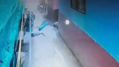 प्रेमिका के बेडरूम तक पहुंच गया था प्रेमी, अचानक आ गए घरवाले! फिर जो हुआ उसे सुनकर कांप जाएगी आपकी रूह...