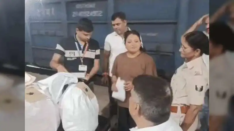 AC कोच की लग्जरी और 15 किलो गांजा! 26 साल की लड़की का 'नशे' वाला सीक्रेट प्लान ऐसे हुआ फेल