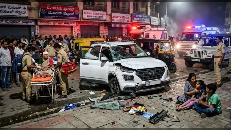 लव मैरिज से खफा परिजनों ने बेटी को उठाया, भागते वक्त बेकाबू कार ने 6 को रौंदा
