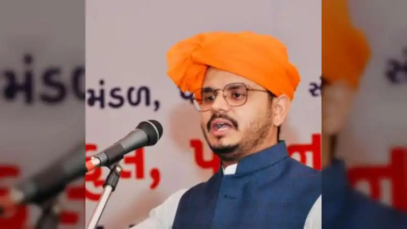 NSUI की करारी हार पर ये कैसा मजाक? सीधे दफ्तर पहुंचे लड्डू, पार्सल भेजने वाले ने लिख दी ऐसी बात...
