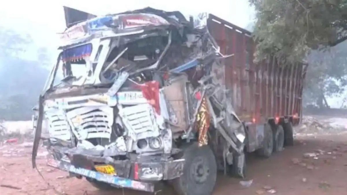 गूगल मैप के चक्कर में बेकाबू ट्रक ने 41 श्रद्धालुओं को कुचला, 15 की मौत, 26 घायल