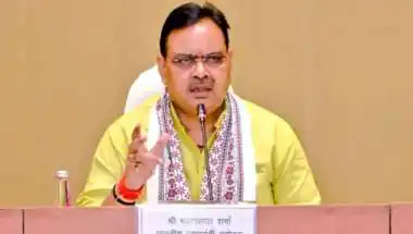 क्या आपके गांव की भी बदलने वाली है किस्मत? चुनाव से ठीक पहले BJP के 'संकल्प पत्र' में हुए 5 सबसे बड़े ऐलान!