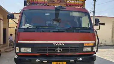 मिनी ट्रक में सीक्रेट केबिन बनाकर गुजरात ले जाई जा रही 197 कार्टन अवैध शराब जब्त, एक गिरफ्तार