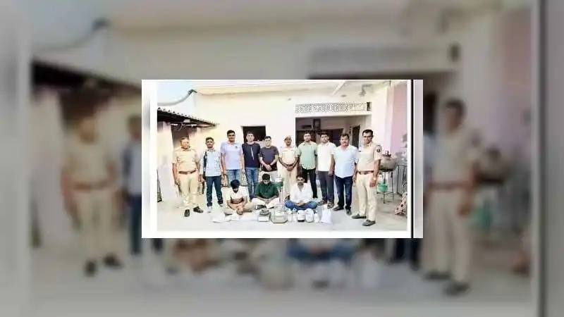 सरकारी डॉक्टर ने यूट्यूब से सीखी केमिस्ट्री और गांव में ही खोल दी MD ड्रग्स की फैक्ट्री