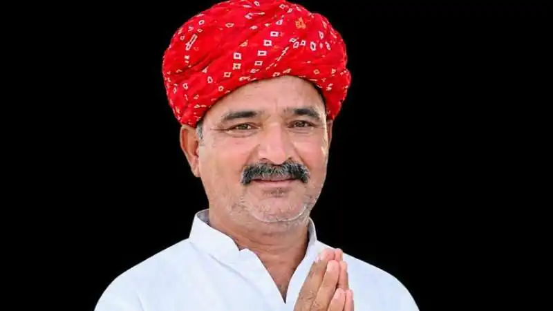 वोटिंग से एक दिन पहले कांग्रेस प्रत्याशी ने किया सुसाइड, खेत में पेड़ से लटका मिला शव