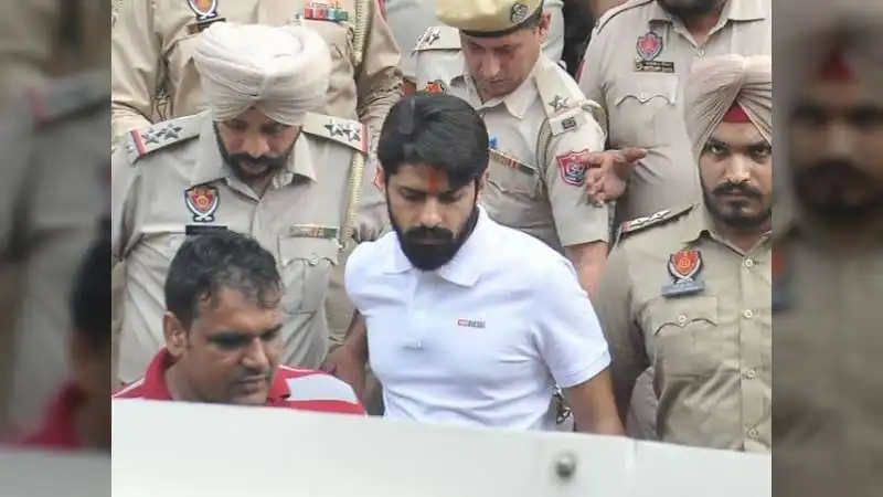 सीरियल ब्लास्ट के आतंकियों के साथ रहेगा लॉरेंस! साबरमती जेल में रातों-रात क्यों बदली गई गैंगस्टर की सेल?