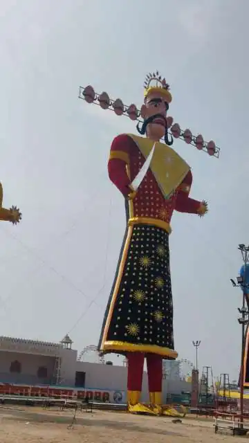 इस बार अपनों को देखकर गर्दन घुमाएगा दशानन, जानिए आपके जिले में क्या है खास?